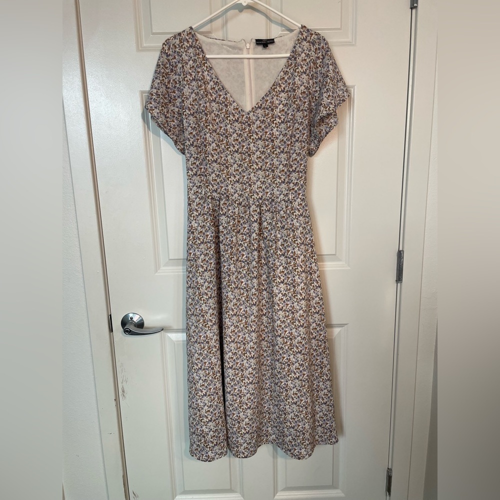 Nursing Queen Vintage Floral V-Neck Dress Size L